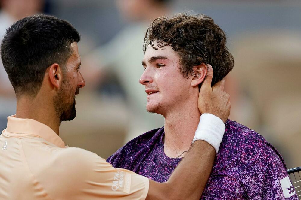 Novak Đoković i brazilski teniser Fonseka poslije meča na Rolan Garosu, Foto: Getty Images
