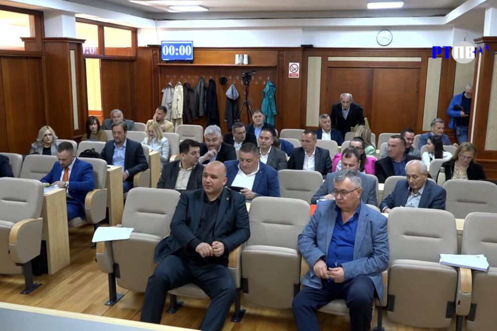 Ne zna se kako će glasati PES i Demokrate: detalj sa sjednice SO Pljevlja (arhiva), Foto: Printscreen/YouTube