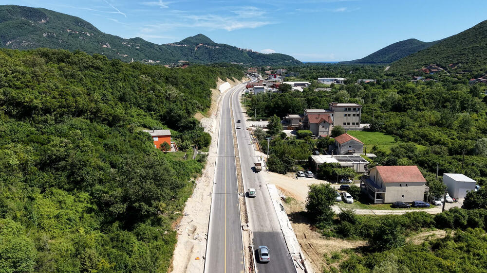 <p>Bulevar Tivat-Jaz dug je 16 kilometara</p>