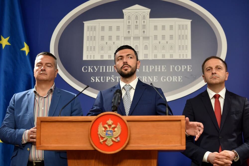 S konferencije za medije: Vuksanović, Živković i Šehović, Foto: Boris Pejović