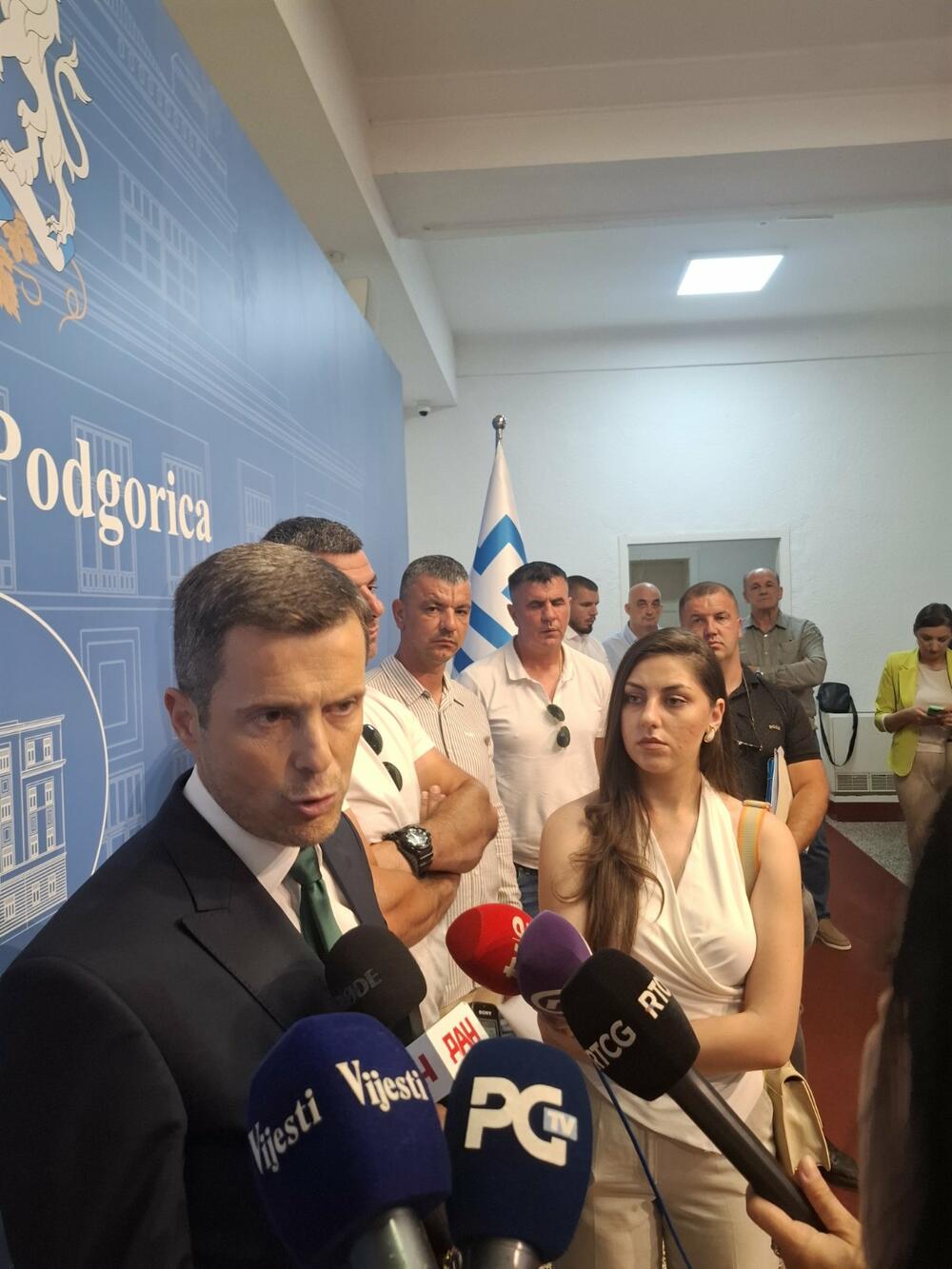 Mujović