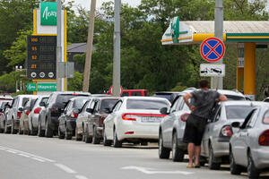 Nestašica benzina na Krimu zbog ukrajinskih napada dronovima