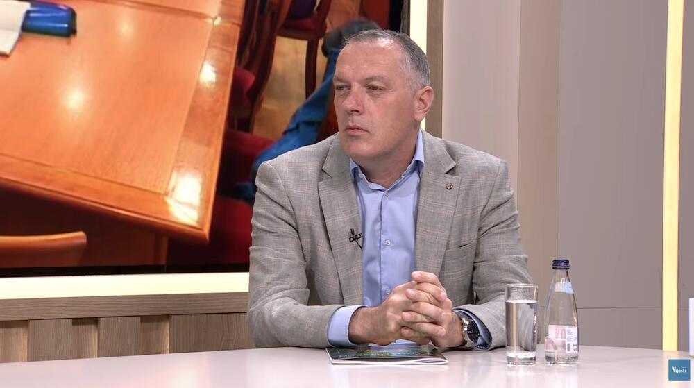 Božović: Svaki drugi nastavnik bi napustio profesiju i ne bi je...