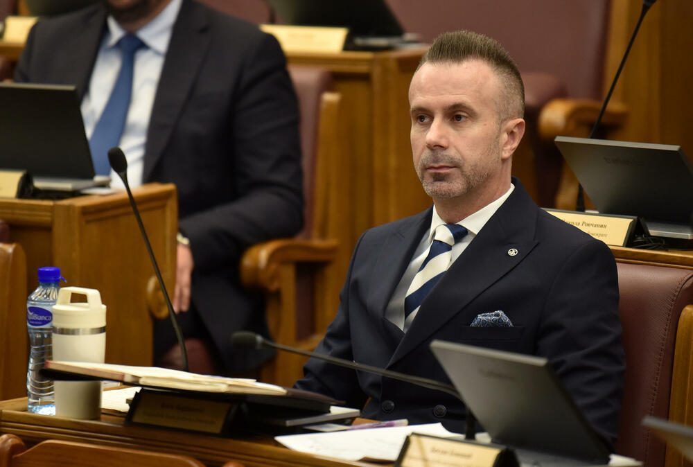 <p>Premijer Milojko Spajić danas odgovarao na pitanja poslanika na premijerskom satu u Skupštini</p>