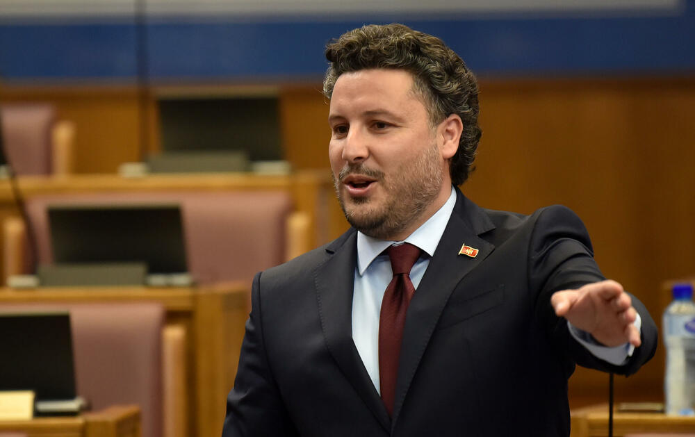 <p>Premijer Milojko Spajić danas odgovarao na pitanja poslanika na premijerskom satu u Skupštini</p>