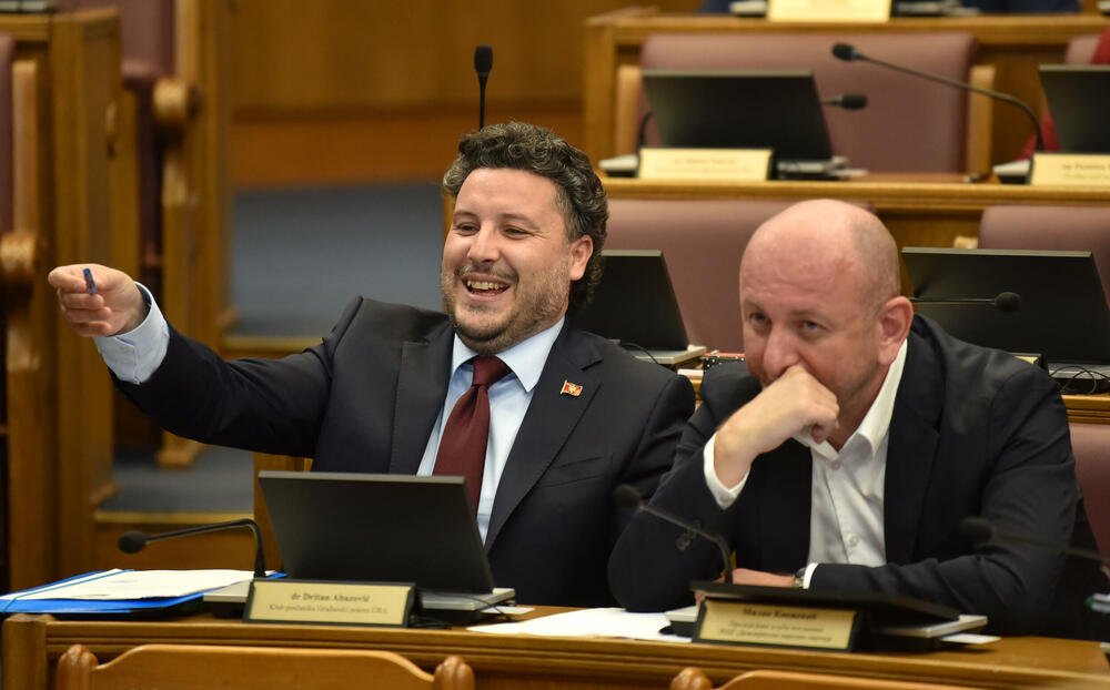 <p>Premijer Milojko Spajić danas odgovarao na pitanja poslanika na premijerskom satu u Skupštini</p>