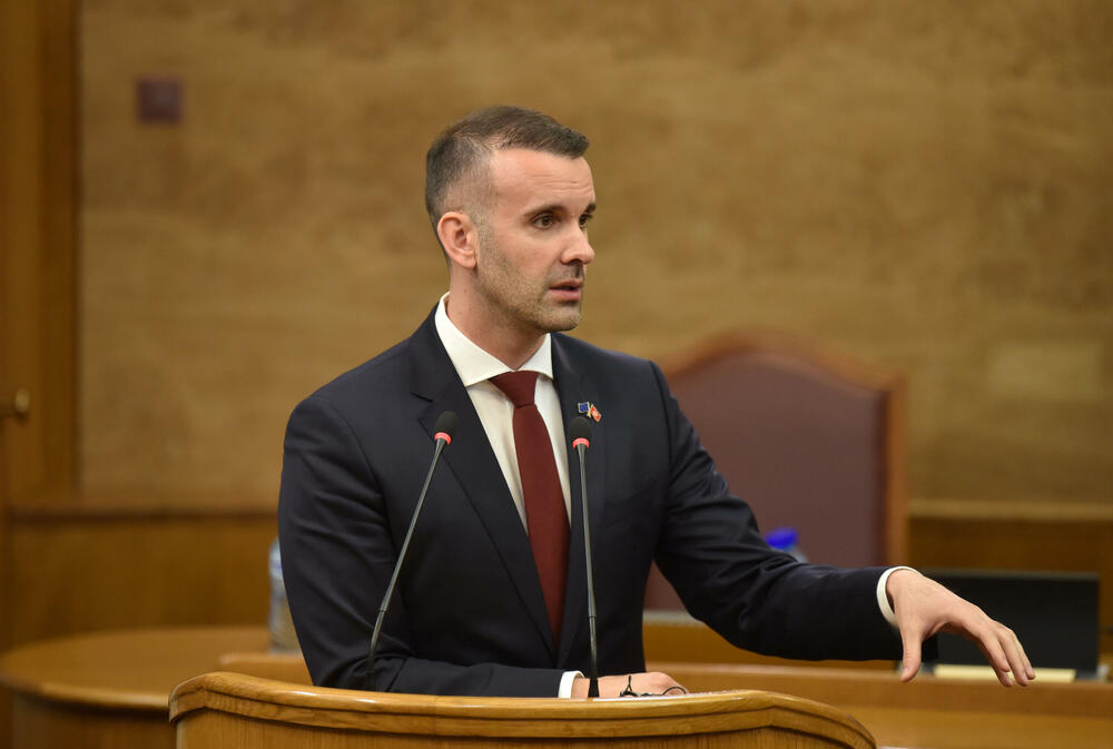 <p>Premijer Milojko Spajić danas odgovarao na pitanja poslanika na premijerskom satu u Skupštini</p>