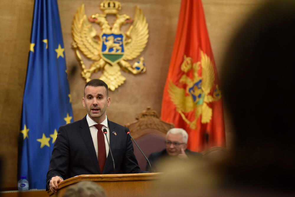 <p>Premijer Milojko Spajić danas odgovarao na pitanja poslanika na premijerskom satu u Skupštini</p>