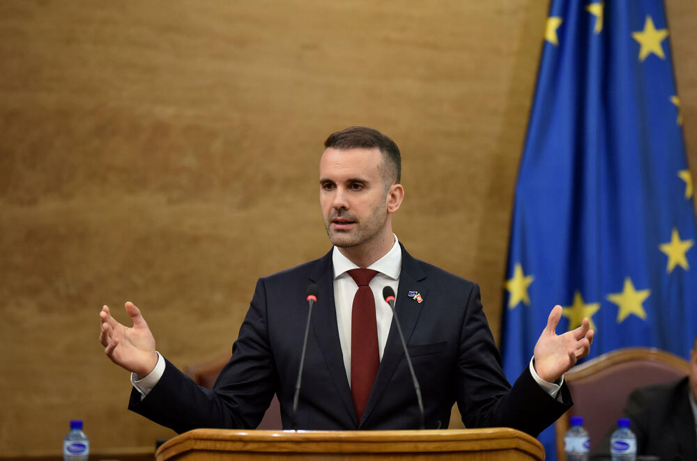<p>Premijer Milojko Spajić danas odgovarao na pitanja poslanika na premijerskom satu u Skupštini</p>