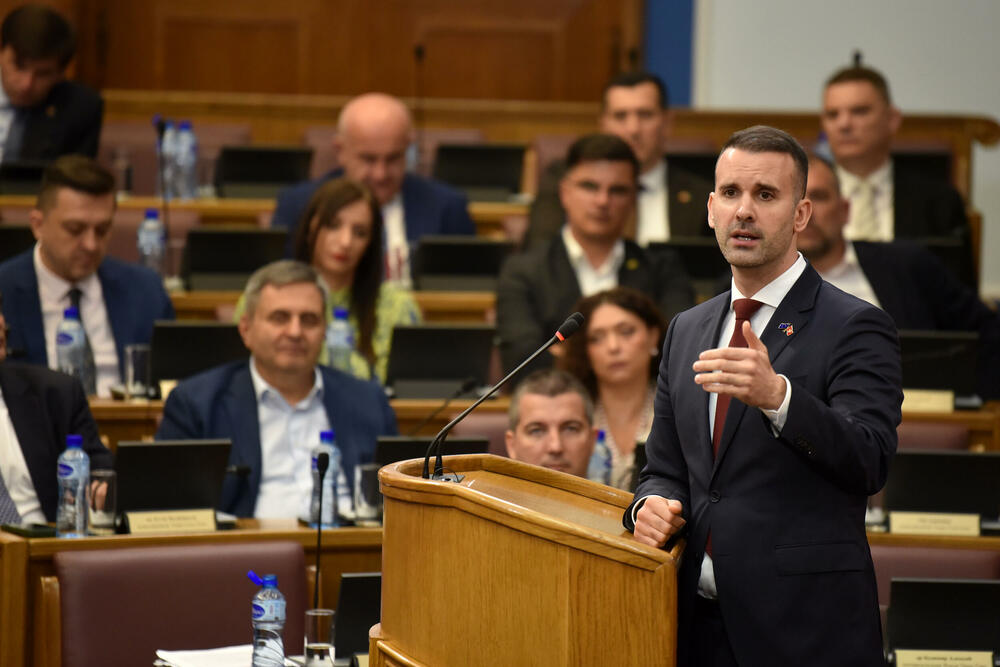 <p>Premijer Milojko Spajić danas odgovarao na pitanja poslanika na premijerskom satu u Skupštini</p>