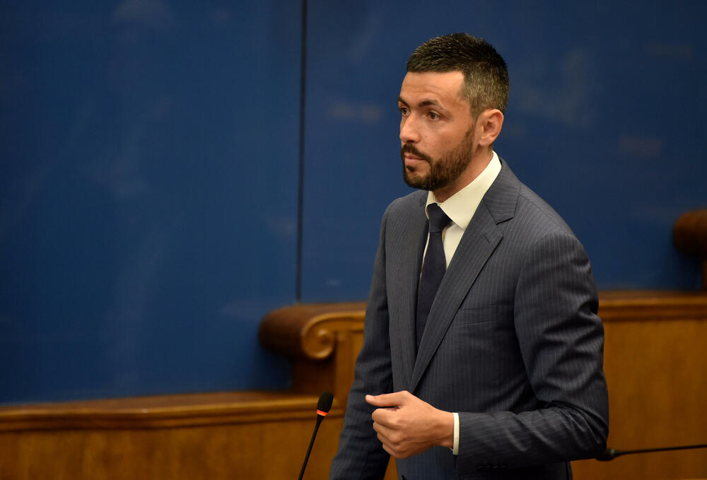 <p>Premijer Milojko Spajić danas odgovarao na pitanja poslanika na premijerskom satu u Skupštini</p>
