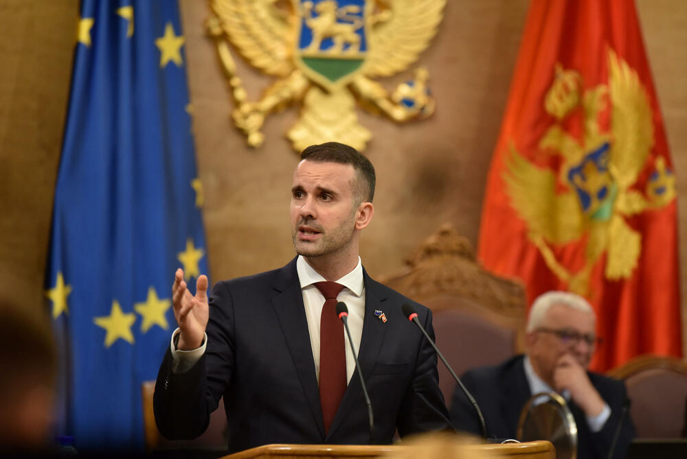 <p>Premijer Milojko Spajić danas odgovarao na pitanja poslanika na premijerskom satu u Skupštini</p>