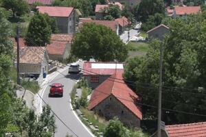 Uprava policije uvela totalnu zabranu na putu Njeguši - Kotor,...