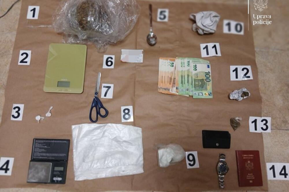 Dio pronađenih i zaplijenjenih stvari, Foto: Uprava policije