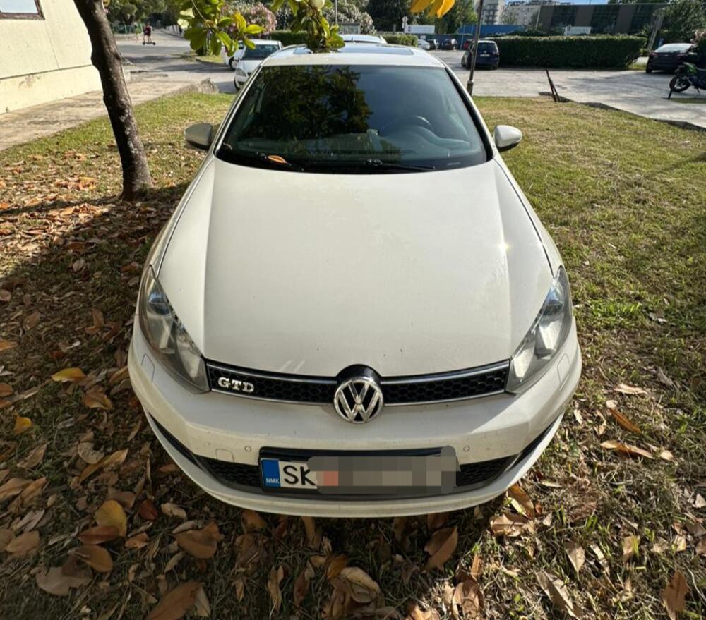 <p>Izvršeni su pretresi više od 30 objekata, uključujući stambene jedinice, poslovne prostore i pomoćne objekte koje koriste povezana lica, rečeno je iz policije</p>