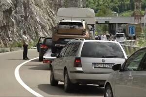 N1 na graničnom prelazu Šipljani: Kolona vozila sa crnogorskim...