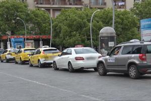 Dok se uže gradsko jezgro &ldquo;oslobađa&rdquo; automobila, taksisti ostaju...