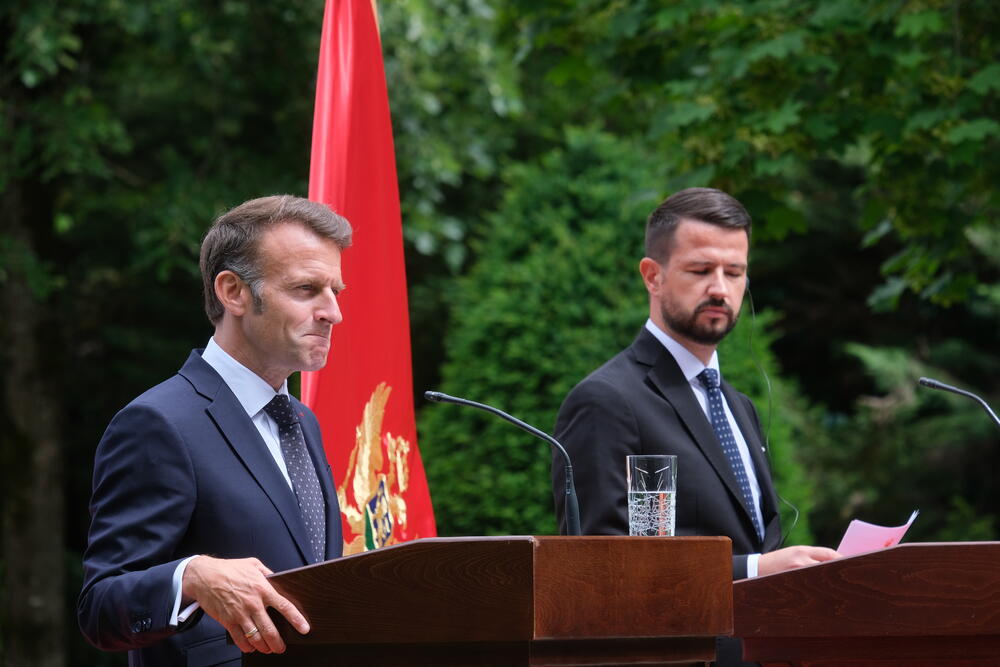 Jakov Milatović, Emanuel Makron