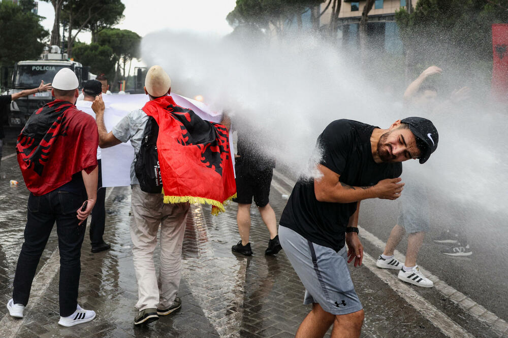 Sa protesta u Tirani u srijedu, 3. juna, Foto: Rojters