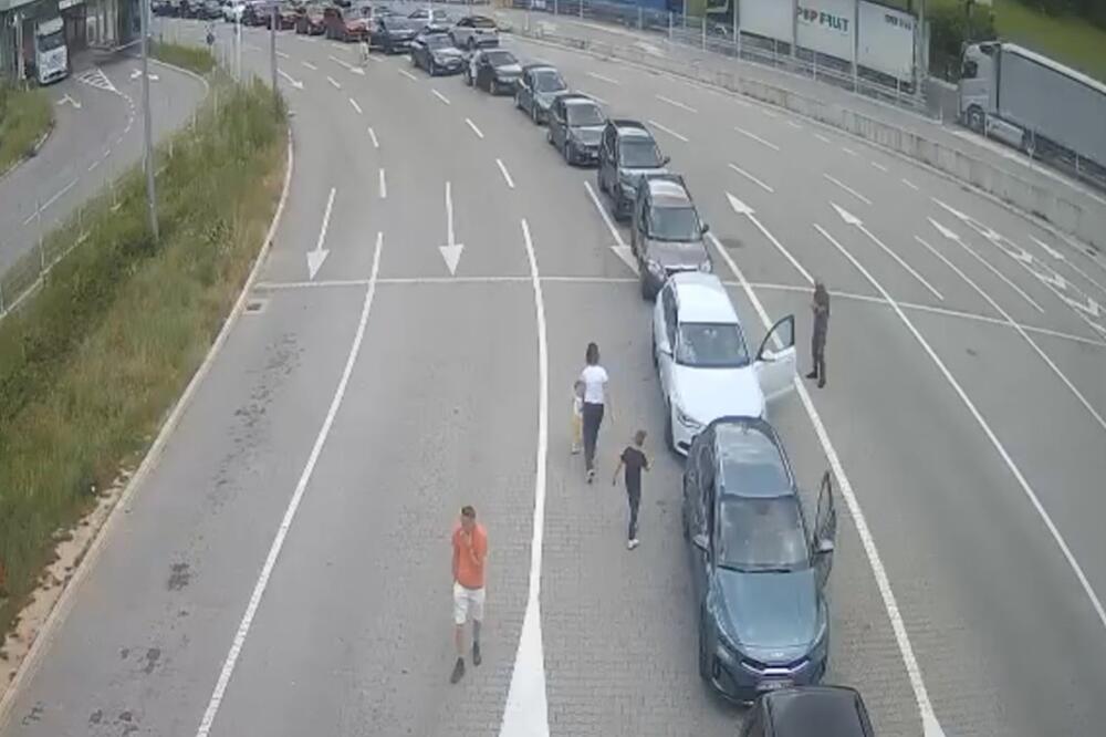 Gužva na jednom od graničnih prelaza, Foto: Screenshot/TV Vijesti