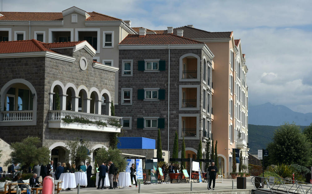 Batinašima bili obezbijedili luksuz: Luštica Bej