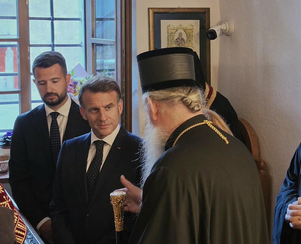 <p>"Za uvažene goste u prostorijama Mitropolije upriličen je prijem, u toku kojeg je u prijatnoj i srdačnoj atmosferi razgovarano o mnogim aktuelnim temama", piše u saopštenju Mitropolije crnogorsko-primorske</p>