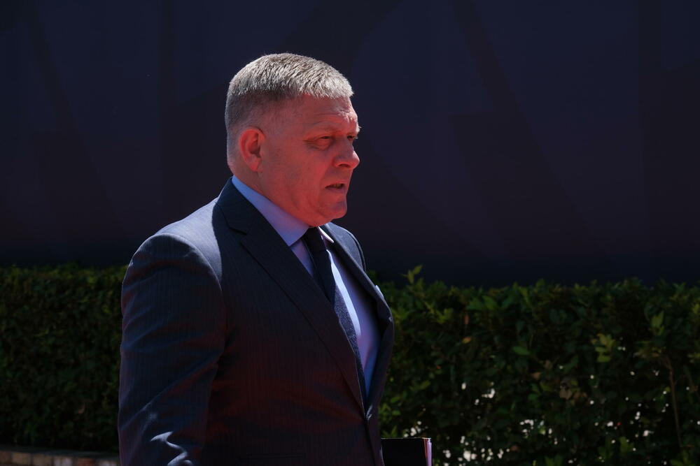 <p>Zvaničnici dolaze na mjesto održavanja sastanka, koji je planiran za tokom dana</p>