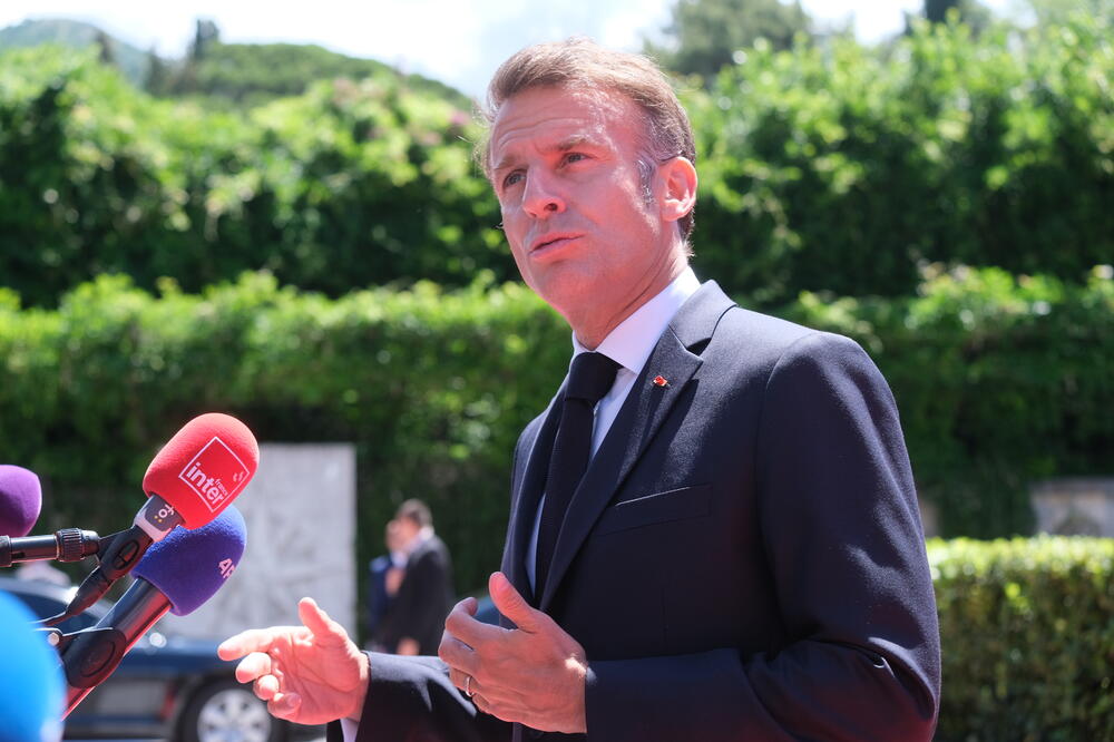 Makron u Tivtu, Foto: Risto Božović