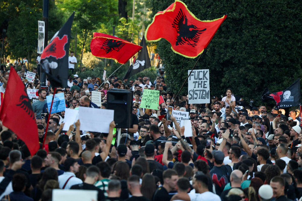 Albanija protest