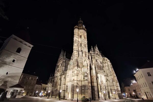 Košice - gotički tornjevi, kultura, hokej i Martina Hingis