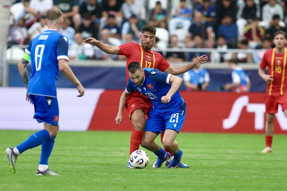 <p>Dva test meča u junu, pobjeda i remi - fudbaleri Crne Gore odigrali dobru utakmicu i sa Slovačkom u Košicama (2:2) i pokazali da imaju čemu da se nadaju kada krene Liga nacija</p>