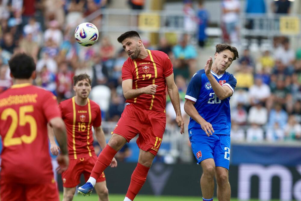 <p>Dva test meča u junu, pobjeda i remi - fudbaleri Crne Gore odigrali dobru utakmicu i sa Slovačkom u Košicama (2:2) i pokazali da imaju čemu da se nadaju kada krene Liga nacija</p>