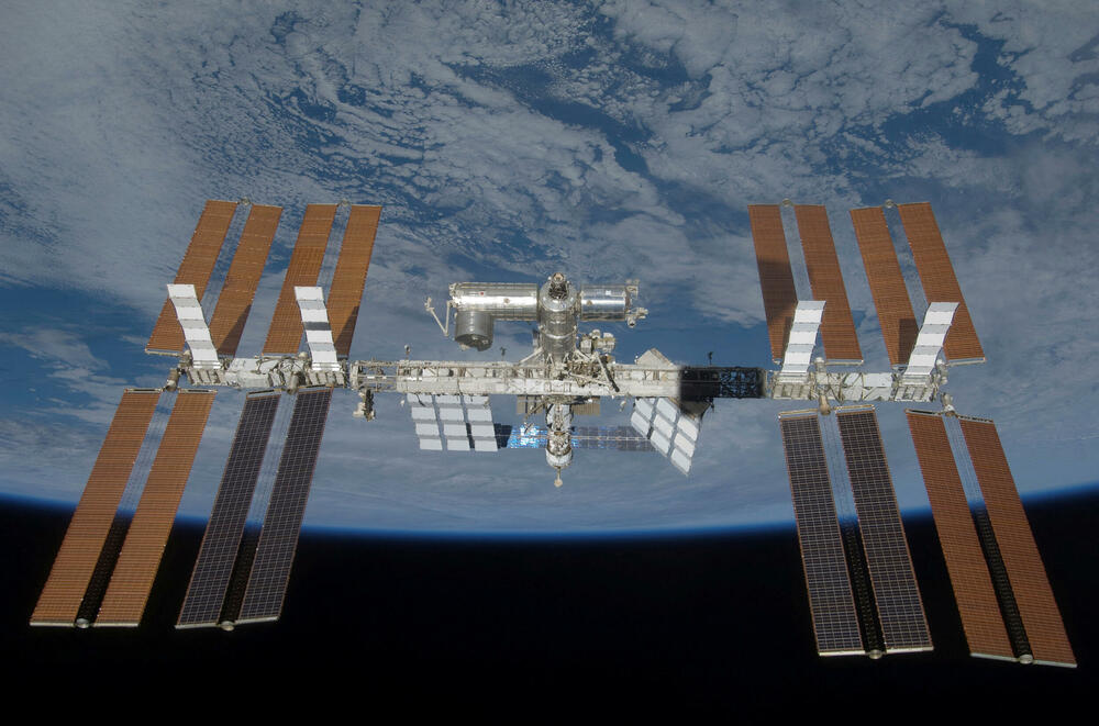 Astronautima na svemirskoj stanici naređeno da se sklone dok se ne...