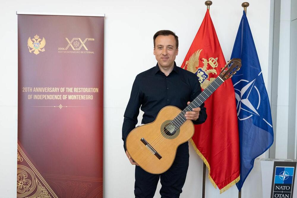 <p>"Za Crnu Goru članstvo u NATO je više od garancije bezbjednosti. Naše mjesto u Alijansi potvrđuje pripadnost zajednici država koje brane slobodu, demokratiju i vladavinu prava", kazala je ambasadorka pri Sjevernoatlantskom savezu Milena Kalezić</p>