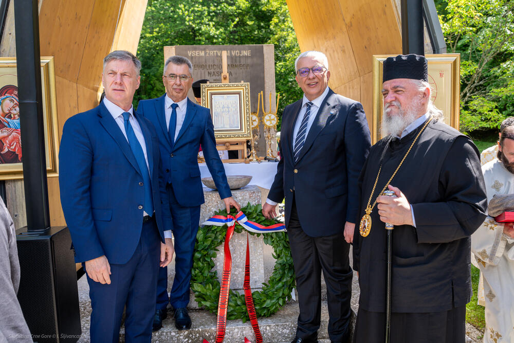 Mandić odao počast stradalima na Zidanom mostu