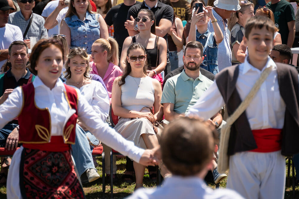 Milatović sa suprugom na Krtolijadi, Foto: Kancelarija za odnose s javnošću predsjednika Crne Gore