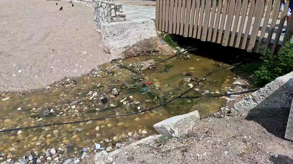 Budva: Fekalije se i dalje izlivaju u more