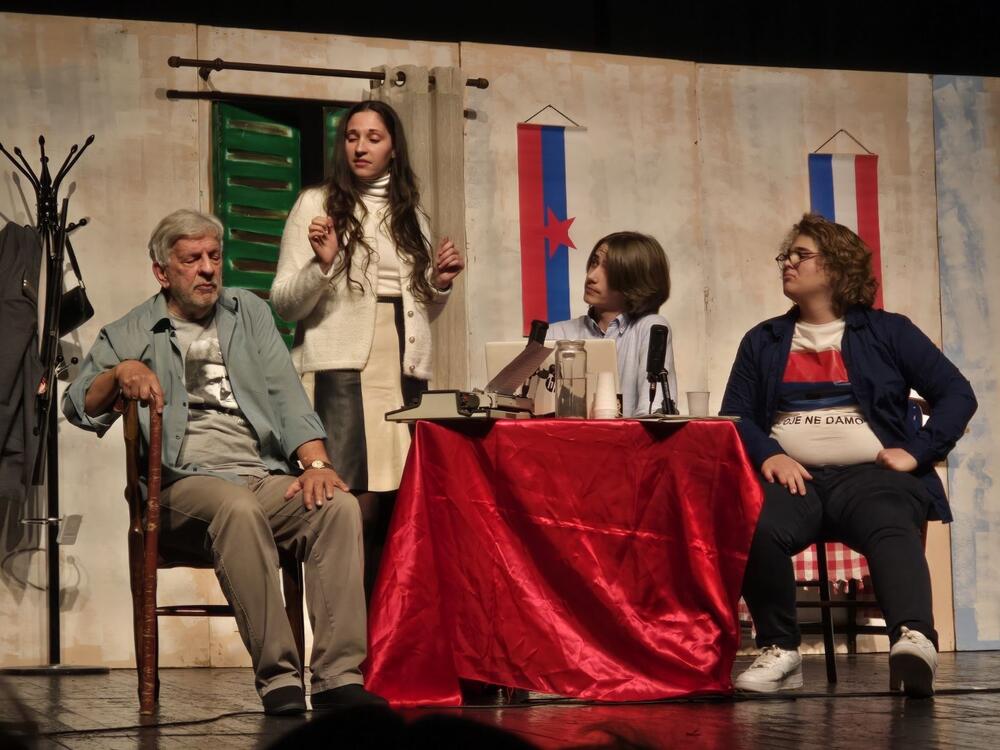 Satirična priča o Crnoj Gori, njenim podjelama i zajedničkoj