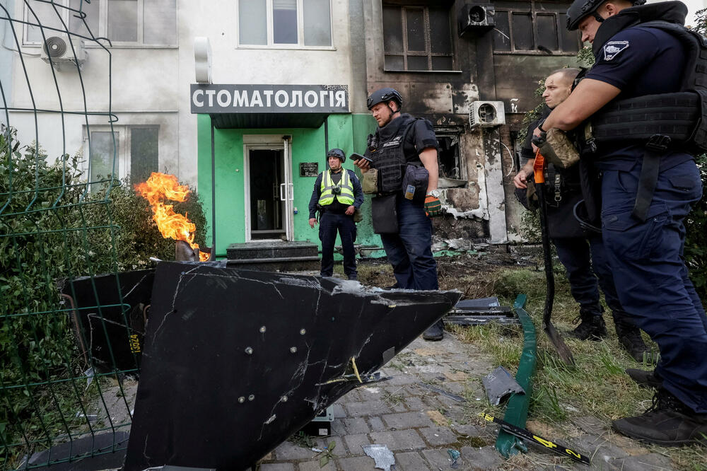 Policija na mjestu rukog napada dronom u Harkovu, Foto: Reuters