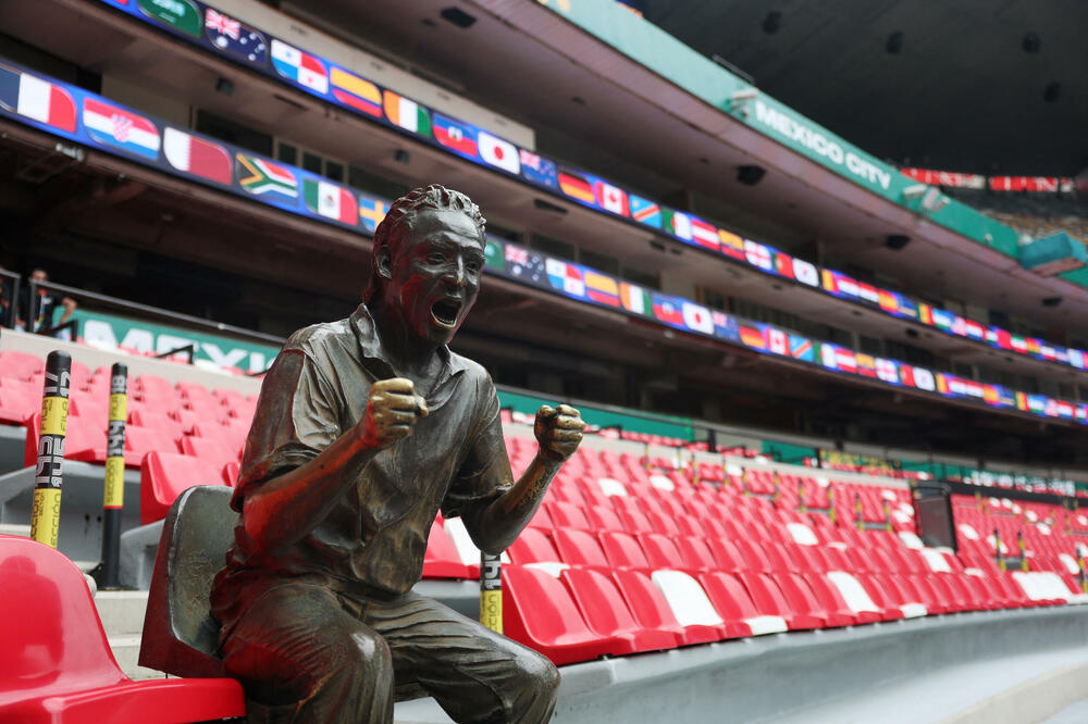 Statua navijača Kluba Amerike, Ignasija &bdquo;Naćita&rdquo; Viljanueve, na stadionu Asteka, Foto: Reuters