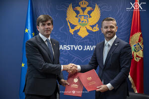 Dukaj i Azemović potpisali projekat implementacije CAF modela...