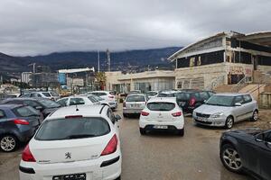 Opet parking na gradilištu: Parking servis u Budvi zakupio garažu...