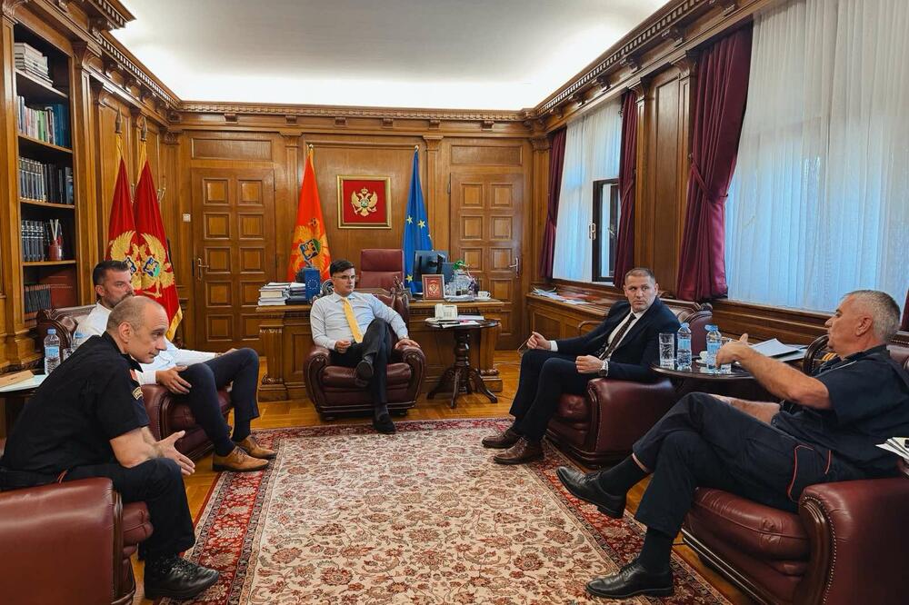 Sa sastanka, Foto: MUP