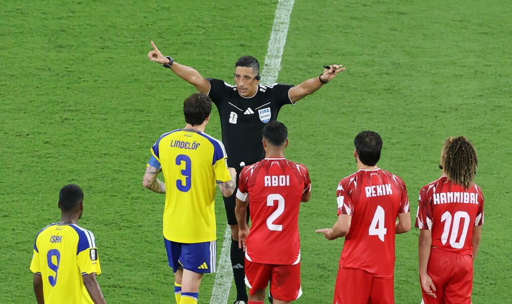 <p>Isak, Ajari i Đokereš režirali ubjedljiv trijumf selekcije "tri krune" - 5:1</p>