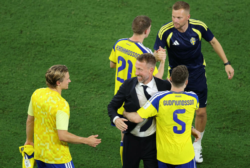 <p>Isak, Ajari i Đokereš režirali ubjedljiv trijumf selekcije "tri krune" - 5:1</p>