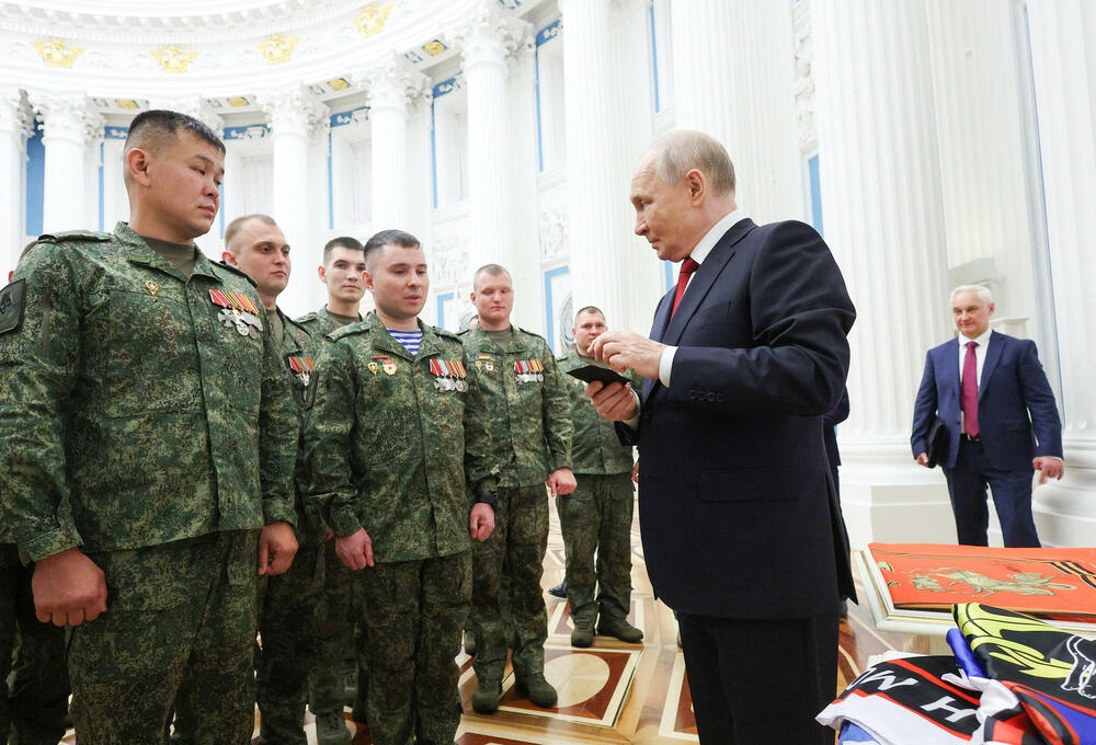 Putin sa vojnicima