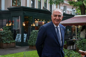 Pahlavi: Svaki sporazum sa Islamskom Republikom osuđen je na...