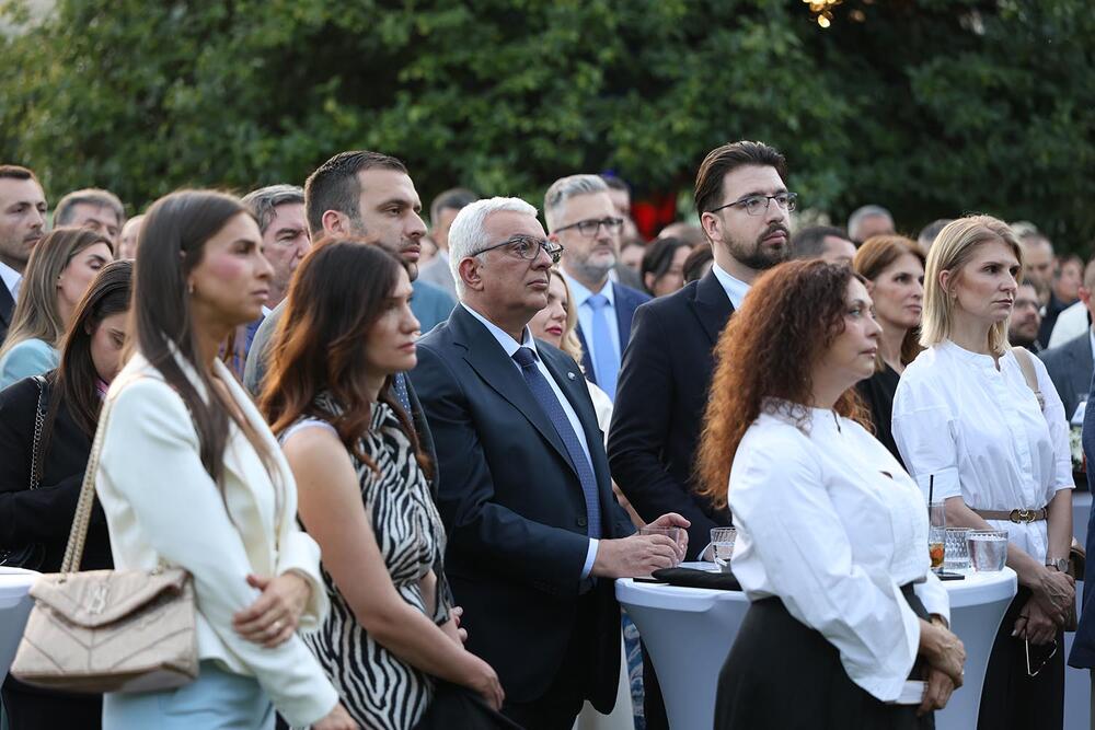 <p>"Britanska ambasada u Podgorici priredila je svečani prijem povodom zvaničnog rođendana Njegovog Veličanstva Kralja Čarlsa III, jedan od najvažnijih događaja koje organizuje Ujedinjeno Kraljevstvo širom svijeta", piše u saopštenju</p>