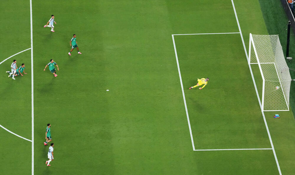 <p>U svom 200. nastupu za Argentinu postigao je 118, 119. i 120 gol, a 14, 15. i 16. na svjetskim šampionatima</p>