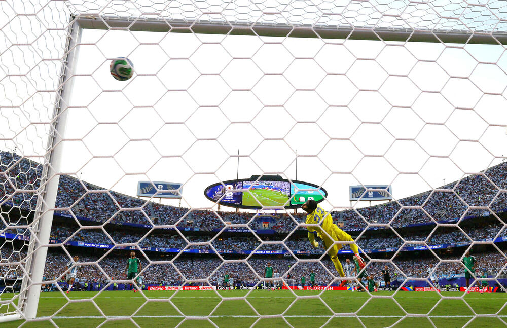 <p>U svom 200. nastupu za Argentinu postigao je 118, 119. i 120 gol, a 14, 15. i 16. na svjetskim šampionatima</p>